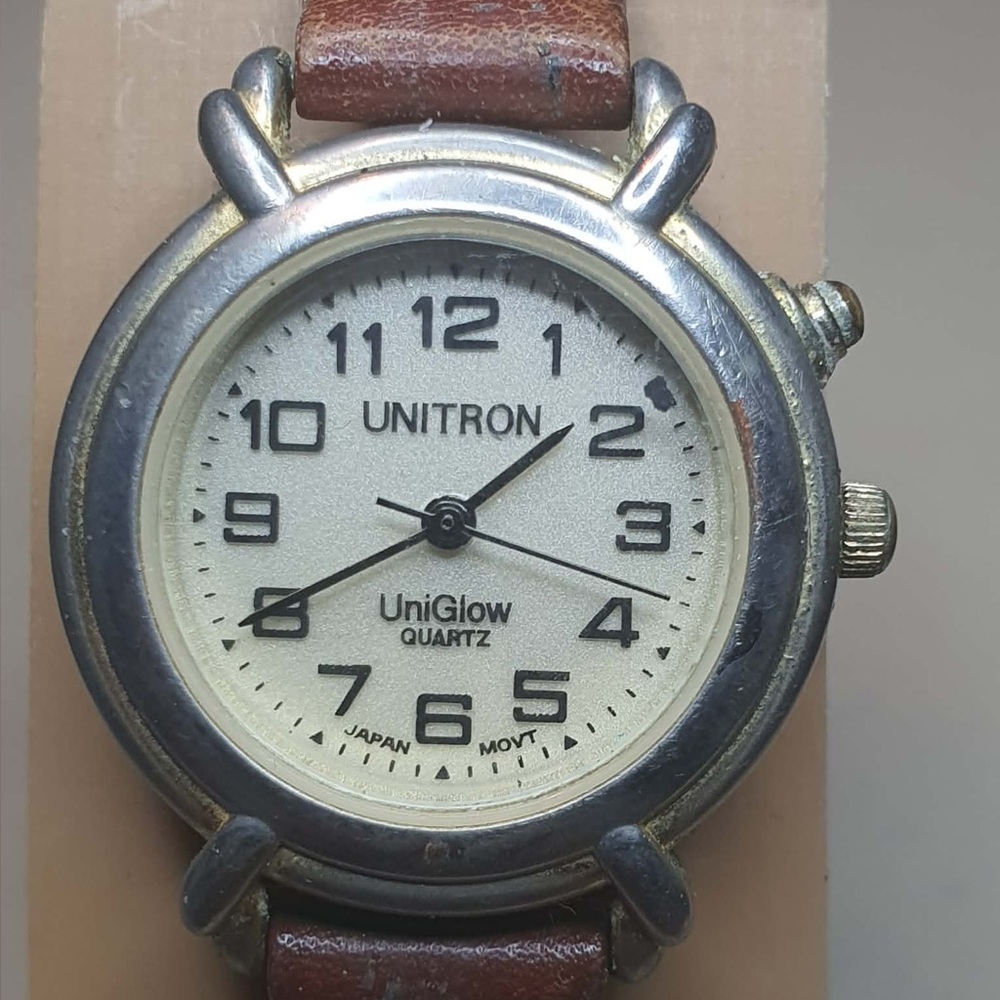 🦋10/$20🦋 Vtg Unitron Uniglow Goldtone Leather Women's Watch